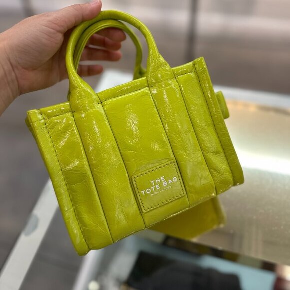 NWT! NEW! Marc Jacobs The Mini Tote Bag Crinkle Shiny Patent Leather Lime - Picture 13 of 13